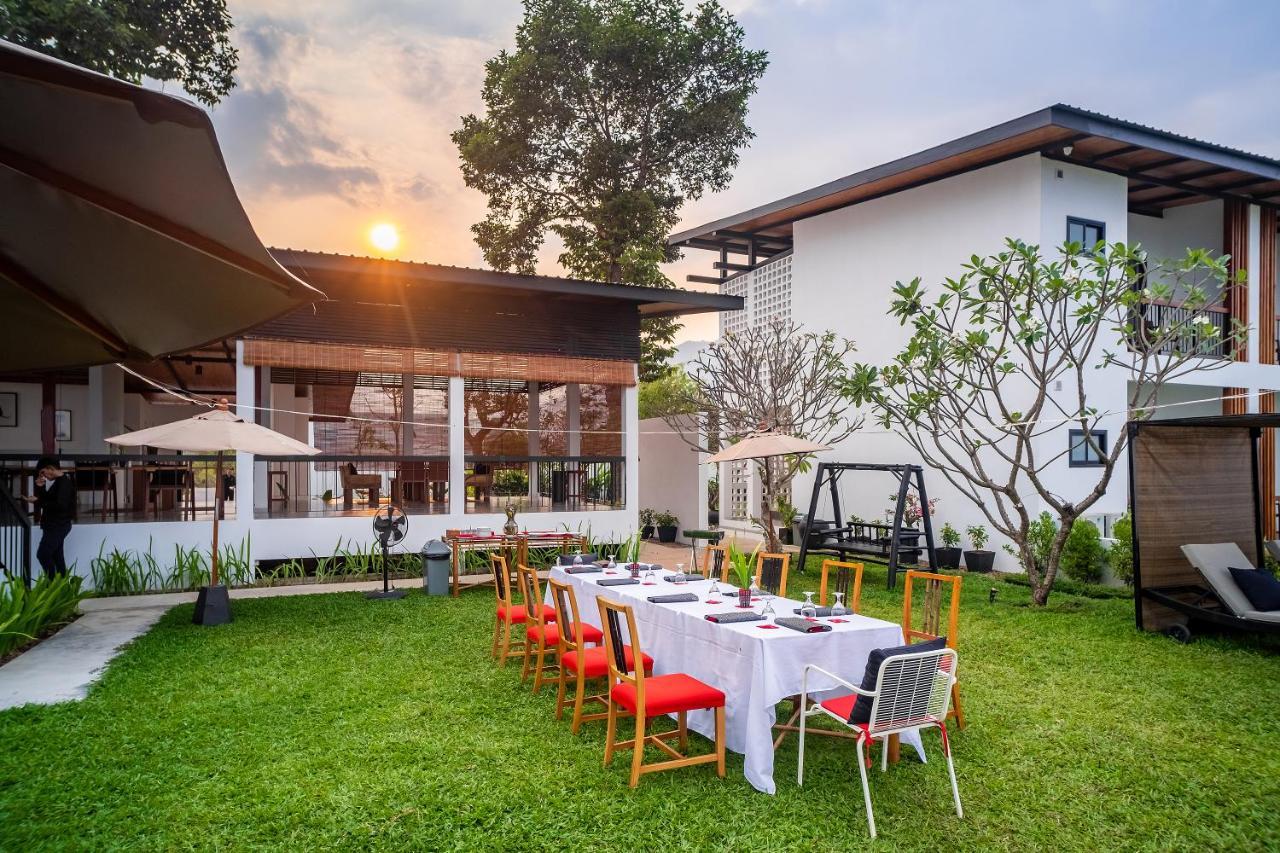The Riviera Champasak Hotel Kültér fotó